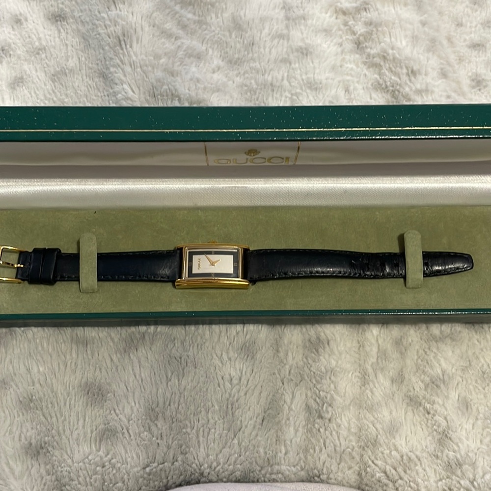 Gucci Classic Unisex Watch